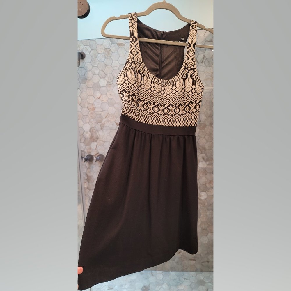 Cynthia Rowley sleeveless dress with POCKETS and geometric black white fabric